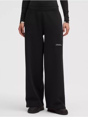 lululemon Big Cozy Ultra Oversized Wide Leg Pant